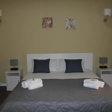 Holiday In Archimede Appartement *